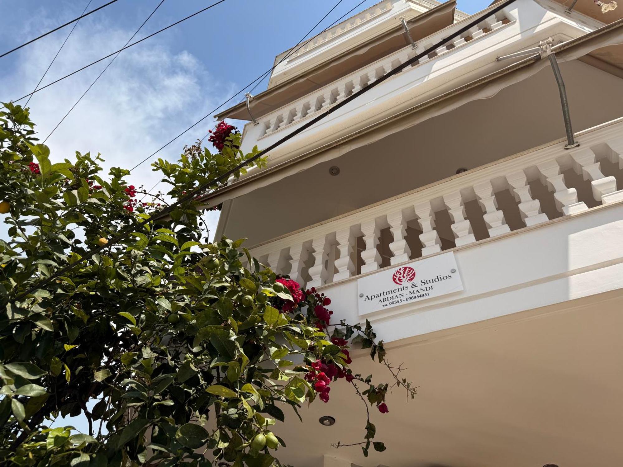 Apartments & Studios Ardian-Mandi Sarande-Albania Ngoại thất bức ảnh